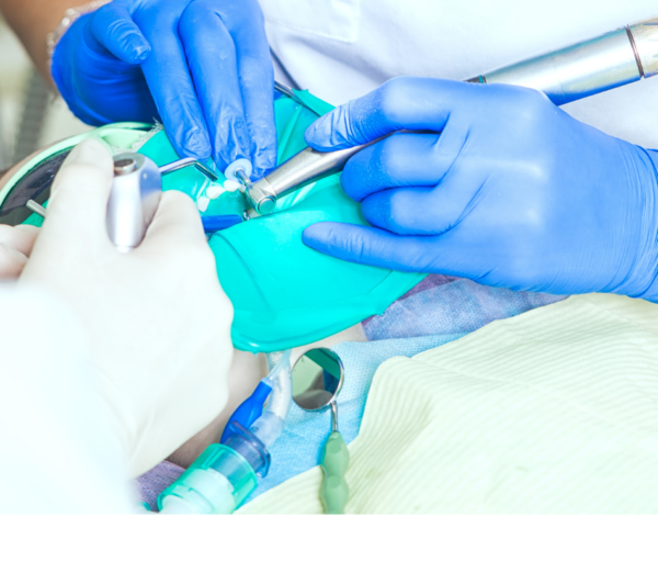 Asysta endodontyczna. Praca z koferdamem - rodzaje, techniki pracy