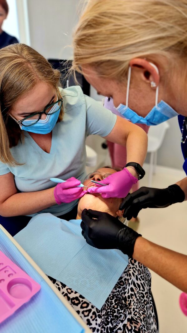 Opieka higienistki nad pacjentem periodontologicznym